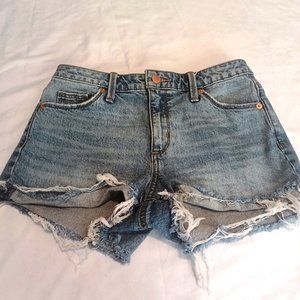 Universal Thread Front Button/Zip Frayed Shorts